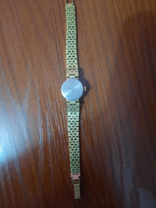 Позолоченные часы