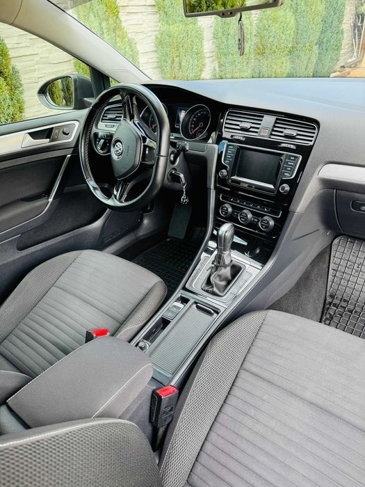 Golf 7 1.6 TDI automat (avariat)