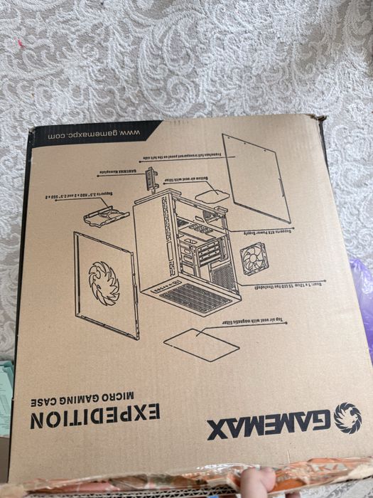 корпус gamemax commander