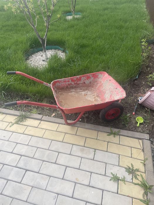 Продам газонокасилку и тачку