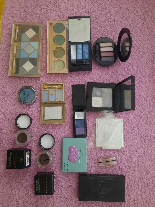 Тени отдам для век разное