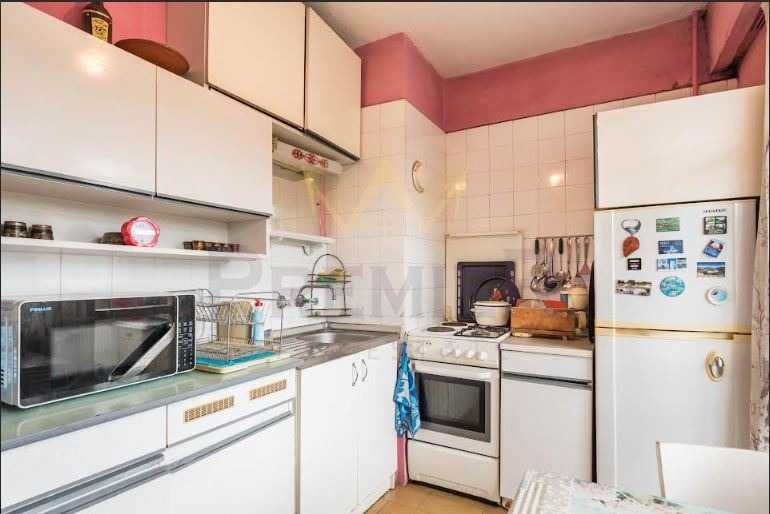 Дава се под наем Тристаен апартамент в Варна, Базар Левски - 65 кв.м за 373.83 € - Снимка #2