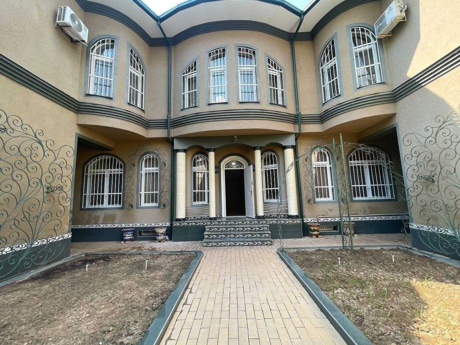 Продается Дом, 3,18 сот, 350 м2, Гостиница Россия (87648)