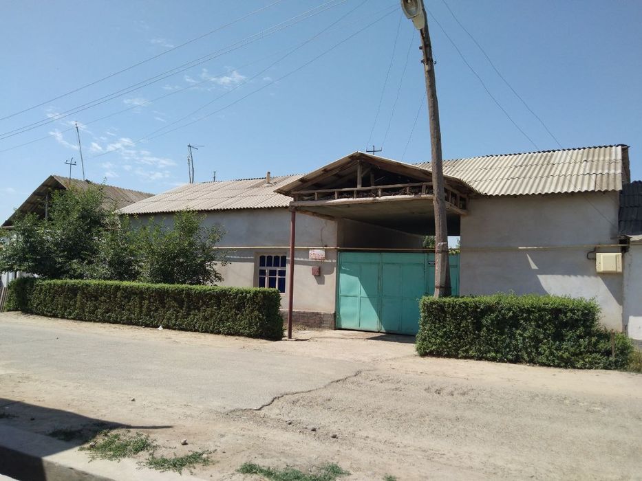 Срочно Уй сотилади 13 сотх 7та хона