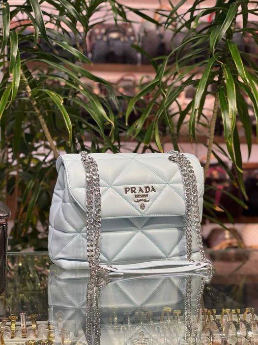 Geanta Prada noua !!! Dimensiuni 24/19 !!!