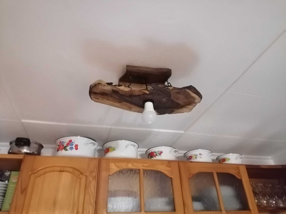 Осветление от естествено дърво