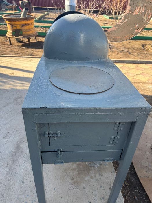 Продает барбекю-гриль