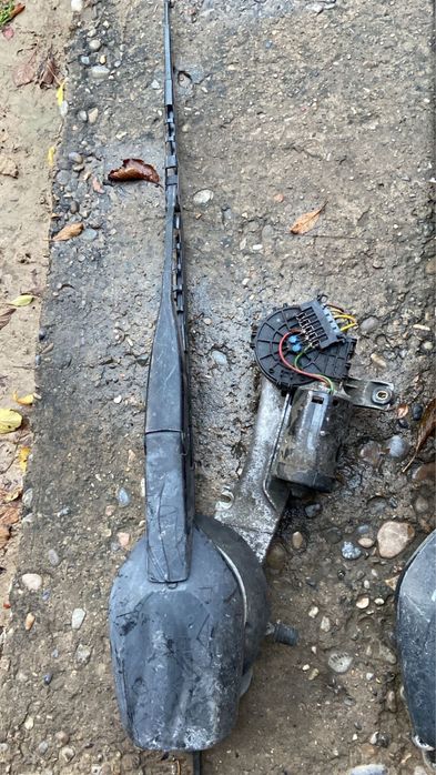 Мерседес 210 лупарик дворник