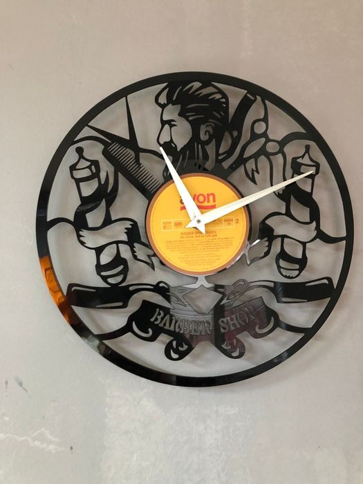 Ceasuri vinil sau lemn personalizate