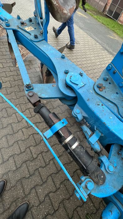 Lemken Europal 7 Claas Arion, Case Puma Belarus tortadi