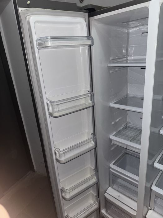 Холодильник Samsung