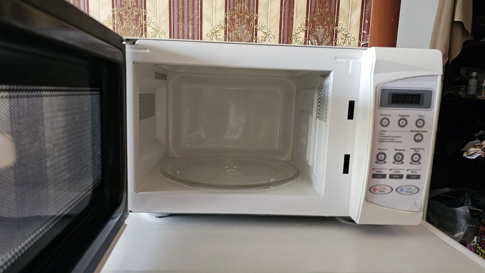 Микроволновка DAEWOO 700W