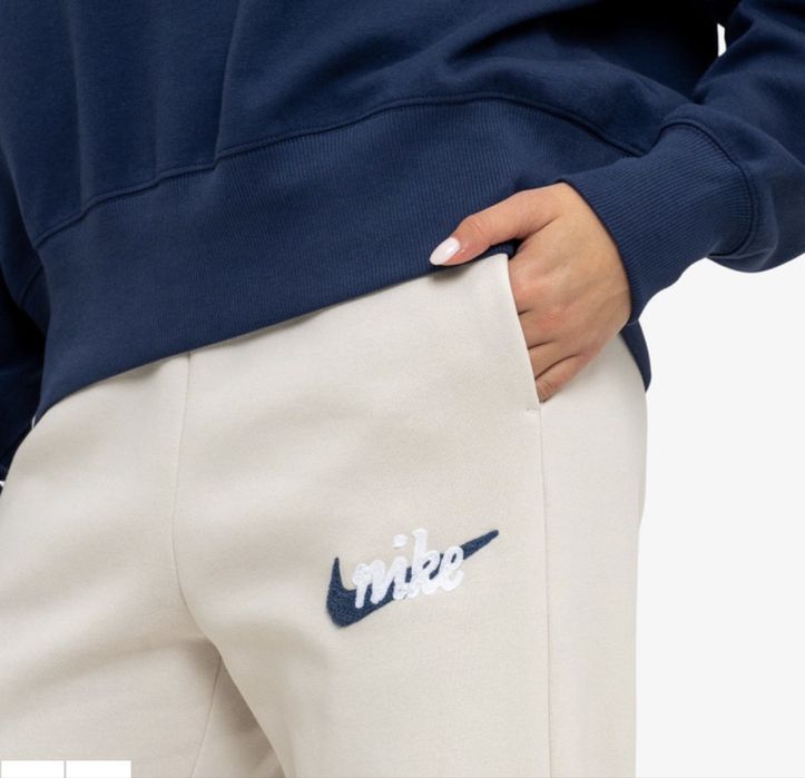 Чисто нов комплект на Nike