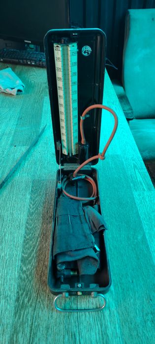 Тонометр СССР ртутный.