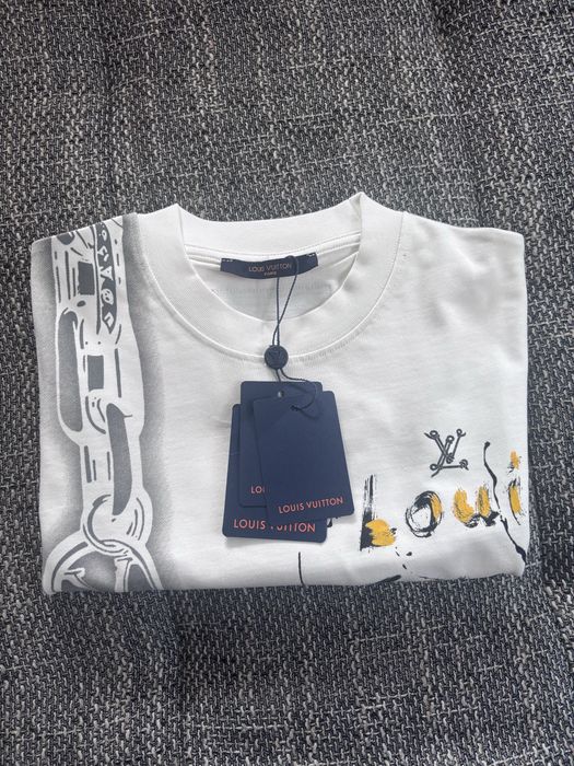 Tricou Louis Vuitton Alb Graffiti Chain – Nou cu Etichetă – T-Shirt