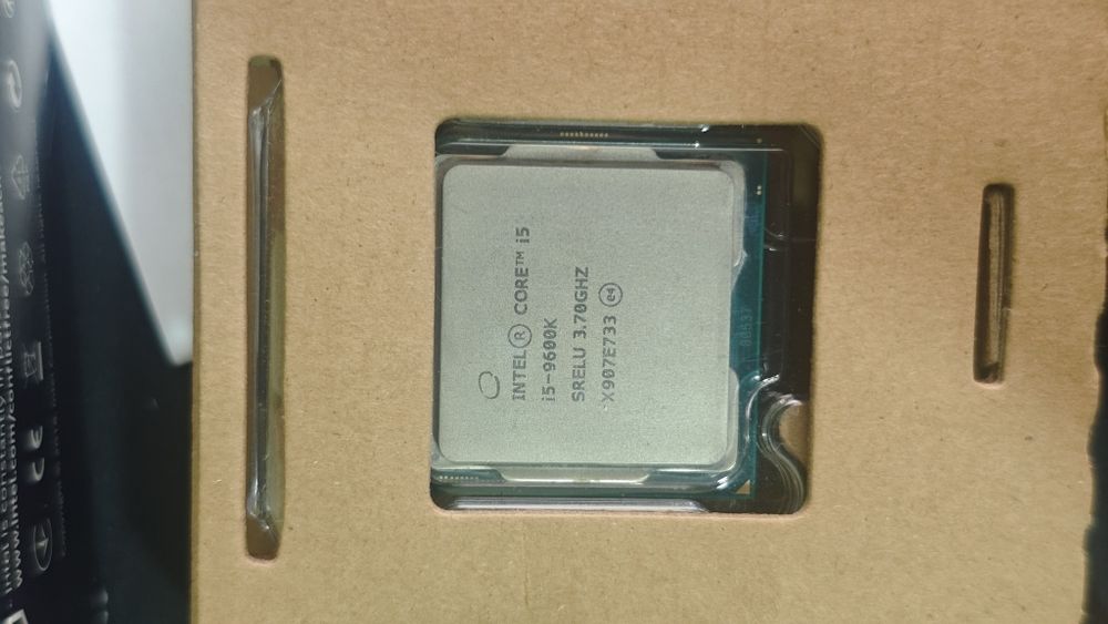 Продам Процессор I5 9600K