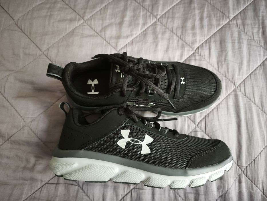 Новые кроссовки Under Armour