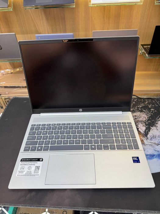 HP OmniBook 5 Al Intel Ultra 7 255U , 16/512 GB SSD, 16.0" 2K Touch