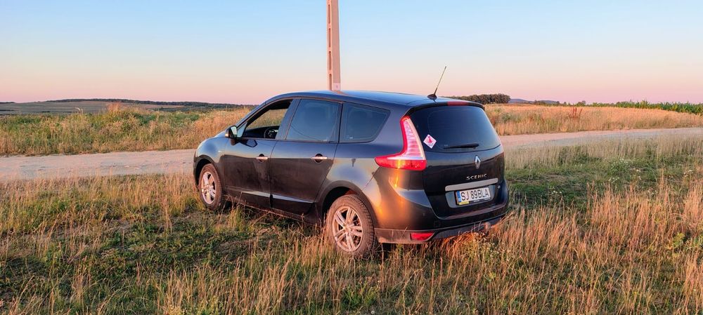 RENAULT Grand Scenic 2011 — imagine 4