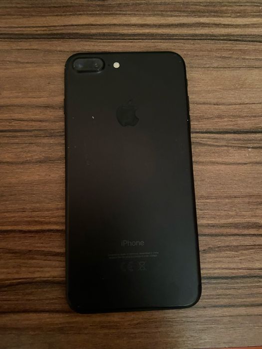 Продам Iphone 7 plus Black