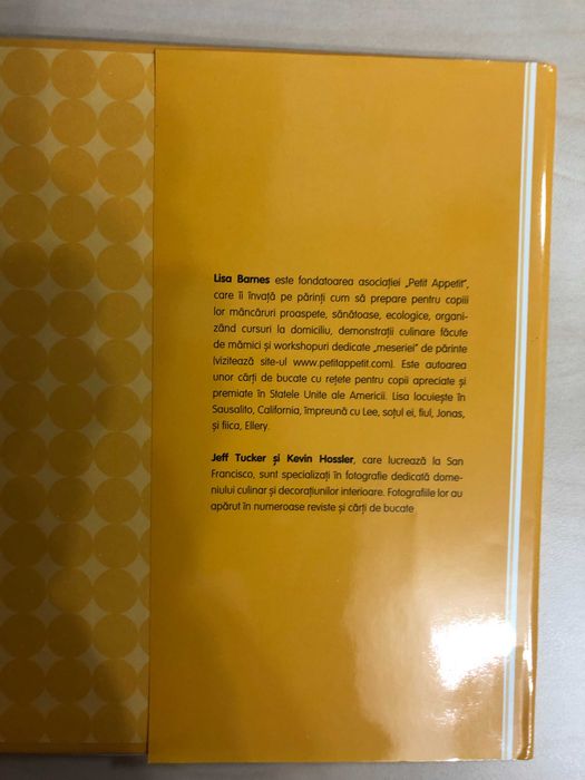 Carte de bucate pentru copiii intre 6 si 18 luni, de Lisa Barnes
