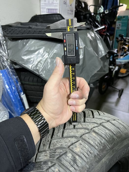 Две зимни гуми Michelin 185/65/15