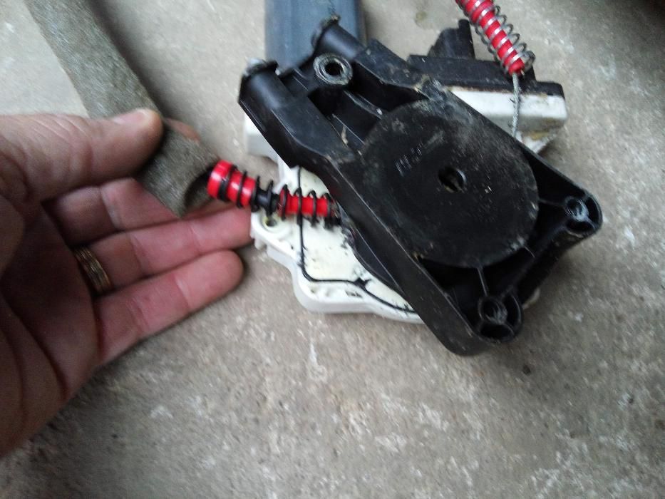 Mitsubishi Colt cabrio CZC macara geam 98031400AE0 98031401AF0