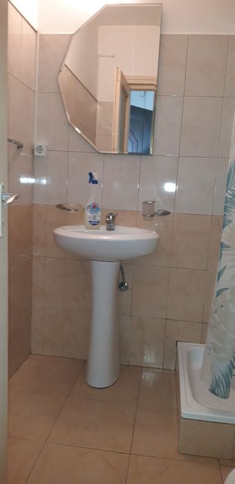 Inchiriez garsoniera bloc turn Ozana