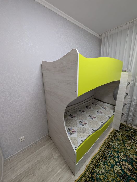Продам двухъярусную кровать