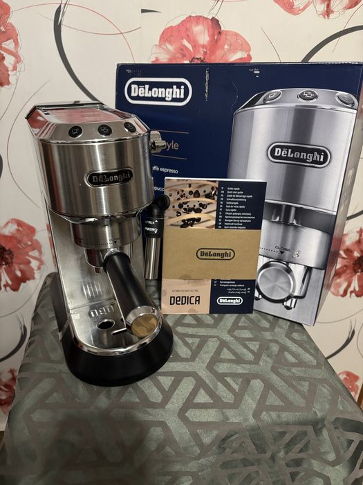 Кафемашина DeLonghi EC685.M DEDICA