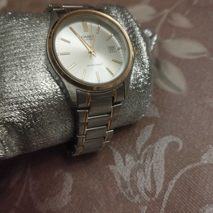 Часы Casio срочно продам