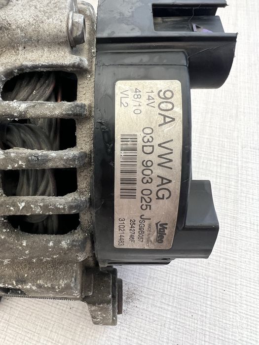 Алтеранатор/динамо Valeo 90A VW AG