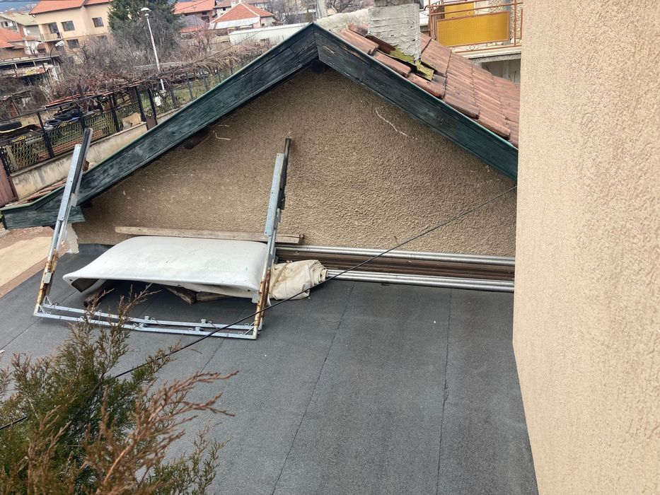 Продавам Мерцедес 409 с падащ борд плюс брезент. Цял или на части.