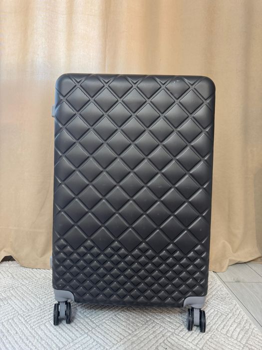 Продам чемоданы в хорошем состоянии