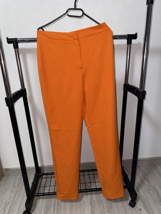 Pantaloni pentru femei