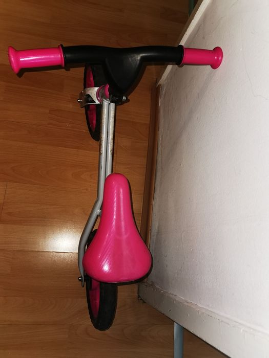 Продавам балансово колело