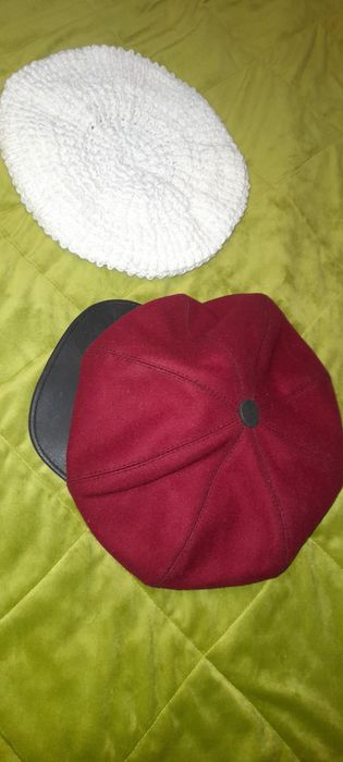 Продам кепку ,берет ,и капюшоны от курток