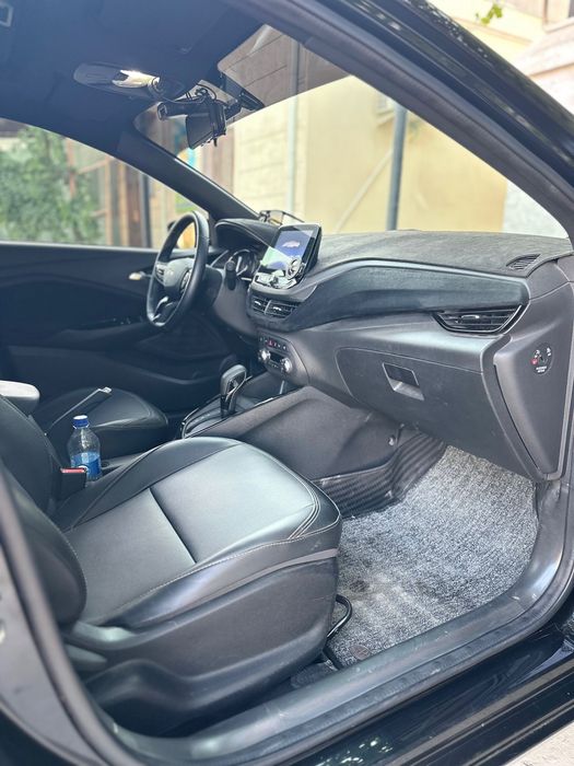 Chevrolet   Onix