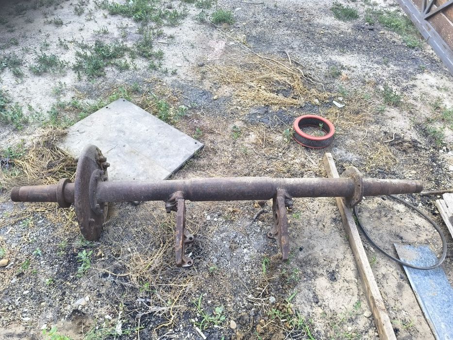 Продам ось .Прицеп