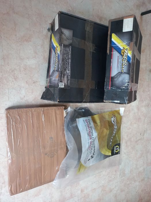 Suzuki GSXR1300 Hayabusa Седалки Аксесоари