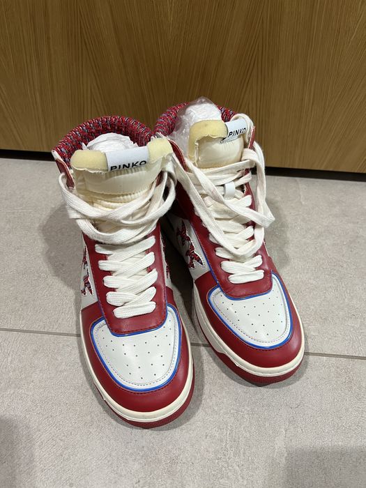 Маратонки Pinko.