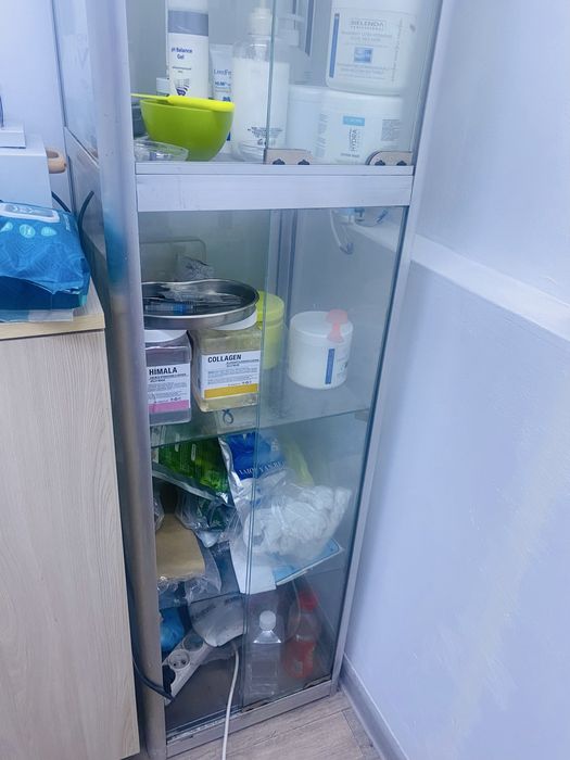 Шкаф стойка стеклянная