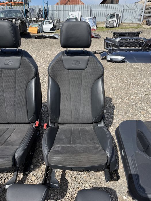 Interior piele / alcantara Audi A5 8W : Scaune / Banchete / Fete usi