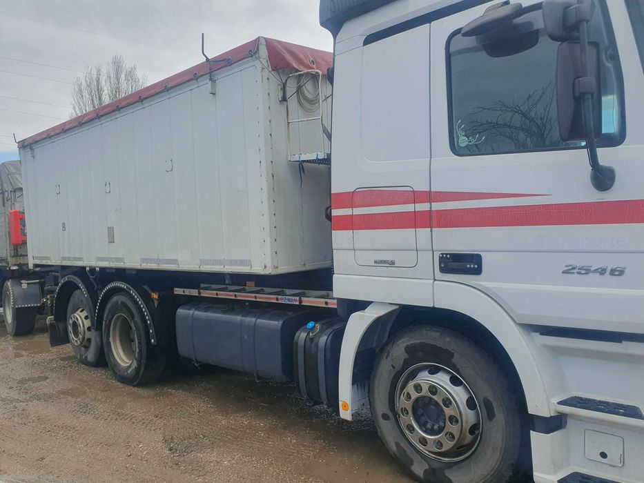 Vindem ansamblu basculabil Mercedes Actros si remorca cereale agregate etc