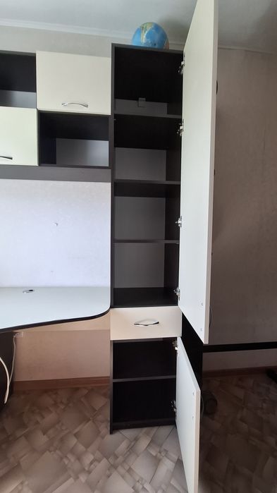 Продам комплект детской мебели