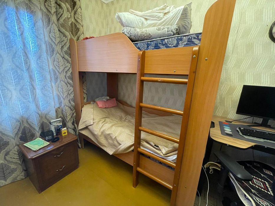 Двухъярусная кровать