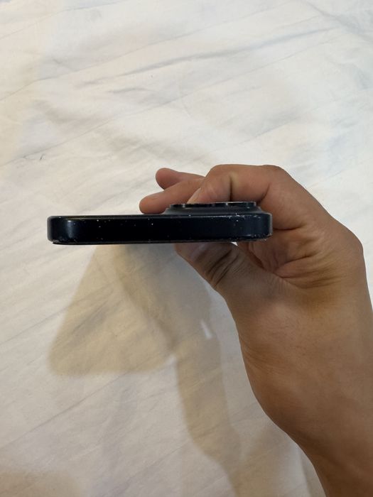 Продам iPhone 15 128g