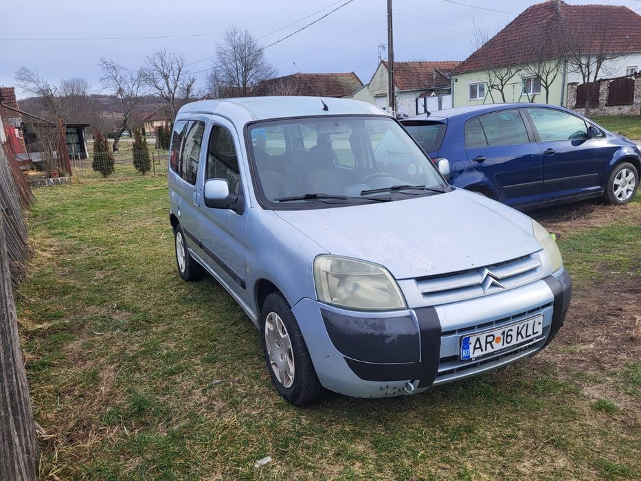 Vînd Citroen berlingo 5locuri 2.0 Hdi