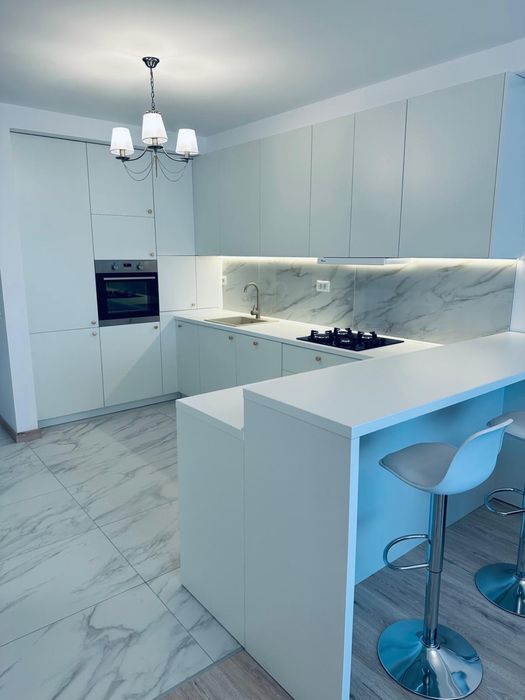 Inchiriez apartament ultracentral 2 camere