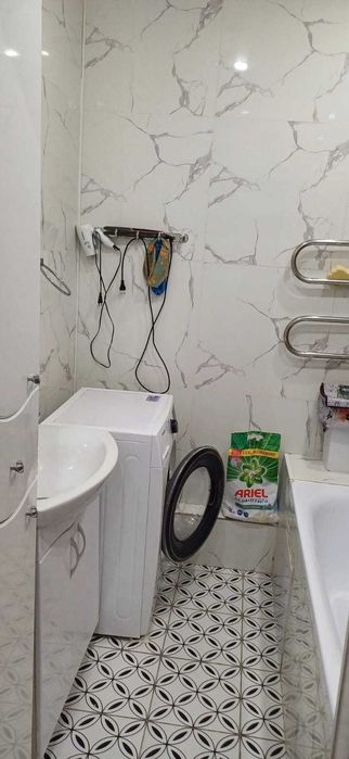 продам евро 3 комн квартиру в центре